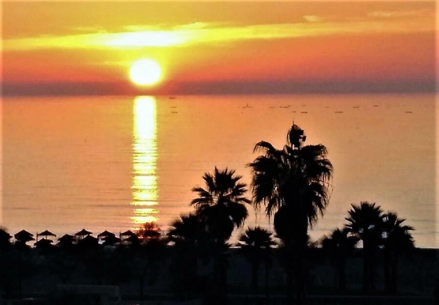 Apartamento En La Costa Del Sol , Fuengirola Bagian luar foto